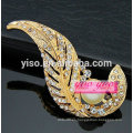 Broche de plumas de cristal